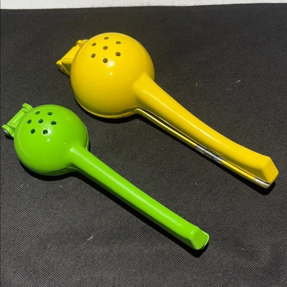 Handheld Citrus Juicer Press - Yellow & Green